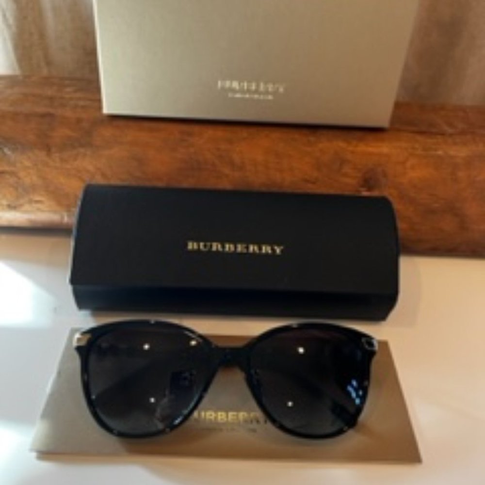 Authentic Burberry Sunglasses - Brand New